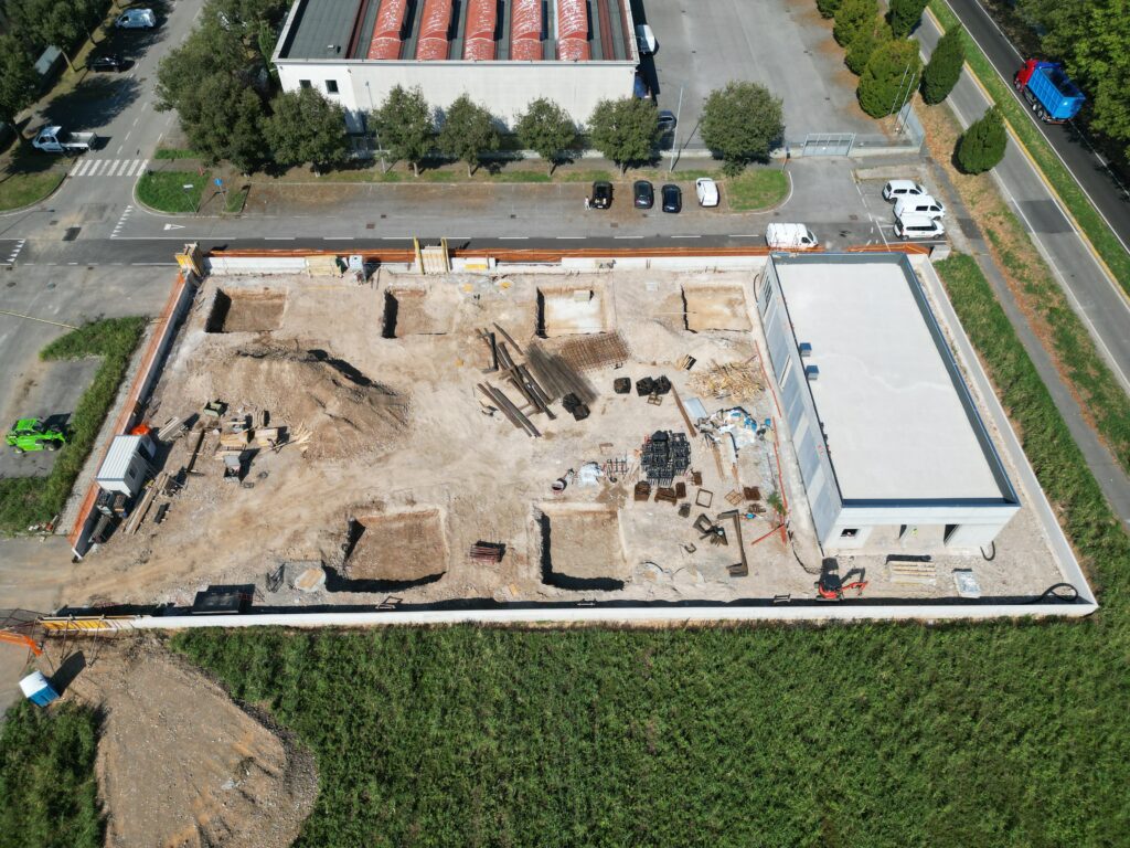 Vista aerea del cantiere della nuova sede Greal a Coccaglio e del contesto